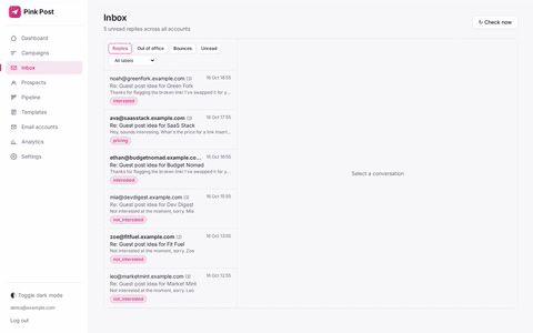 Screen recording: reading reply threads in the unified inbox